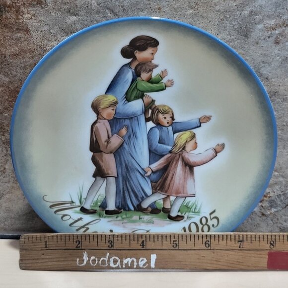 Schmid Hummel Mothers Day 1985 A Mothers Journey Decorative Wall Hanging Plate - Picture 6 of 11